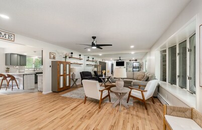 Modern 5BR House, Long Term, Large Groups, Sleeps 12, Handicap, Family Friendly