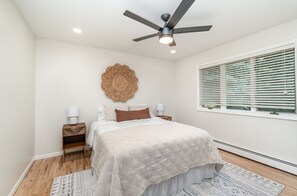 5 bedrooms, travel cot, free WiFi, bed sheets