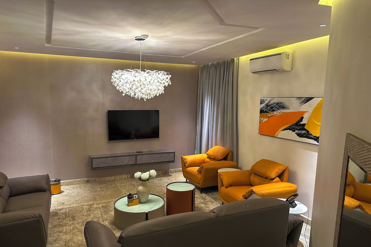 Premium Apartment, 1 Bedroom, Kitchenette | 1 bedroom, premium bedding, memory-foam beds, in-room safe