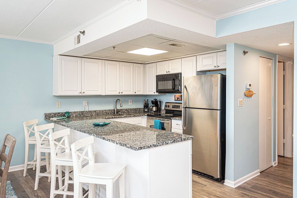 Microwave, dishwasher