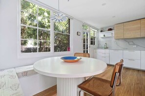 Dining - The Marrickville Family Oasis| Close to Transport (Marrickville)