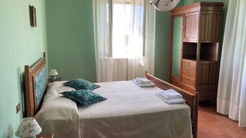 3 Schlafzimmer, Schreibtisch, BĂŒgeleisen/BĂŒgelbrett, Reisekinderbett