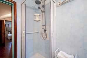 Shower, hair dryer, bidet, towels - Gorgeous and Peaceful Villa in Puglia (Monopoli)