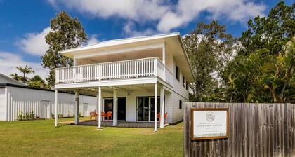 A Lure - 100m to Main Beach!