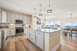 Fridge, microwave, oven, stovetop - Summer Salt 10 Bedroom Home at Hattie Creef Landing (Salvo)