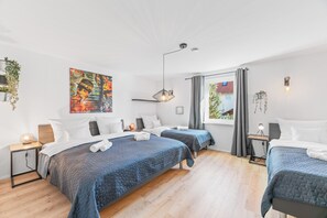 6 Schlafzimmer, Schreibtisch, Reisekinderbett, WLAN