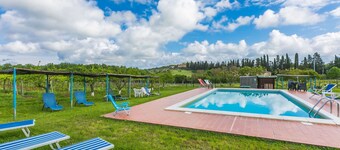 Country House / Farm House i Monteriggioni med 9 sovrum som kan rymma 23