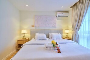 2 bedrooms, desk, laptop workspace, blackout curtains - Hillview Apartments (Abuja)