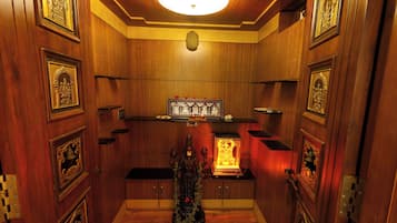 Deluxe Apartment, 2 Bedrooms | Living area