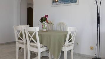 Apartment, 2 Bedrooms, Smoking, Terrace | Dining room