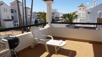 Apartamento, 2 habitaciones, fumadores, terraza | Balcón