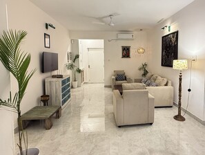 Classic Apartment | Desk, laptop workspace, free WiFi, bed sheets - The Nautical Nest (Canacona)
