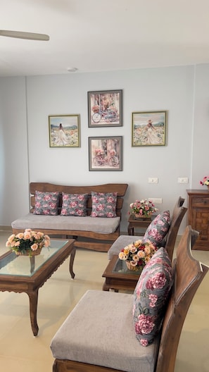 Exclusive Apartment | Desk, laptop workspace, free WiFi, bed sheets - The Nautical Nest (Canacona)