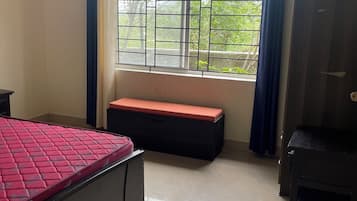 3 bedrooms, WiFi, bed sheets