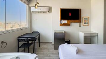 Basic Apartment | 9 bedrooms, laptop workspace, iron/ironing board, cribs/infant beds