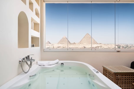 Interior. Xuru Stays I Jacuzzi Studios @ The Pyramids