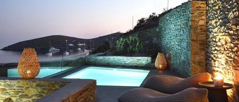 Exclusive-huone, 1 makuuhuone, yksityinen uima-allas, merinäköala | Yksityinen uima-allas