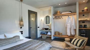 Minibar, in-room safe, blackout drapes, soundproofing