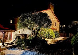 Front of property - Val Fresco Suites & Relax (A Estrada)