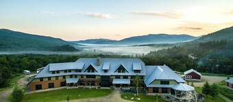Hike & Ski Haven in Bretton Woods, Onsite Trailhead Access, Full Breakfast