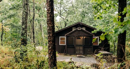 Cabin, Double Bed, 5 Bunks, Screened Porch