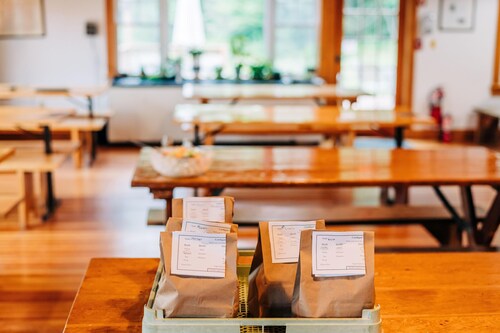 Cardigan Mt Trailhead with Newfound Lake Minutes Away. Breakfast Included