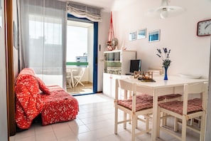 Appartement, 1 chambre, balcon, vue océan | Salle de séjour