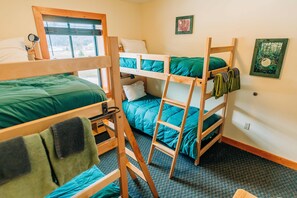 1 غرفة نوم وخدمة الإنترنت وملاءات أسرّة