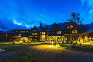 Exterior - Heart of the Presidential Range! Hiker Breakfast, Shared Bath, Trail Access (Bretton Woods)