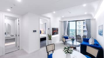 Sole Casa Courtyard View 1 Bedroom | Living area | 43-inch Smart TV with cable channels