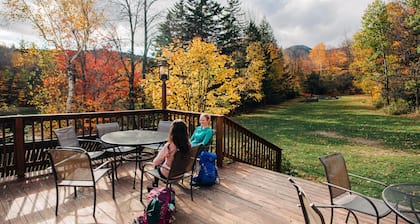 Cardigan Mt Basecamp Comfort: Hiker Breakfast, Shared Bath, Onsite Trail Access