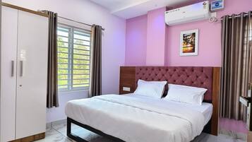 Suite, 1 Bedroom | Free WiFi