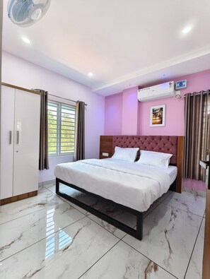 Suite, 1 Bedroom | Free WiFi - MADAYI RESIDENCY (Payyanur)