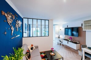 Télévision, baby-foot