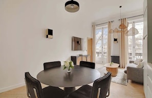 Interior - A Modern Stylish 1-BR Apartment in Opéra (Paris)