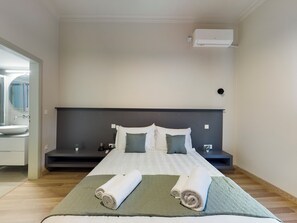 3 室のベッドルーム、セーフティボックス (室内)、アイロン / アイロン台、旅行用ベビーベッド