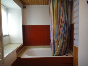 Towels, toilet paper