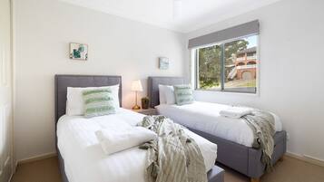 3 bedrooms, desk, iron/ironing board, travel cot