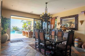 Dining - Pool, Hot Tubs, Views - Castillo de Windsor (San Diego)