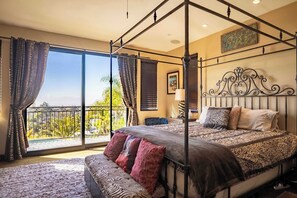 4 bedrooms, desk, iron/ironing board, travel crib - Pool, Hot Tubs, Views - Castillo de Windsor (San Diego)