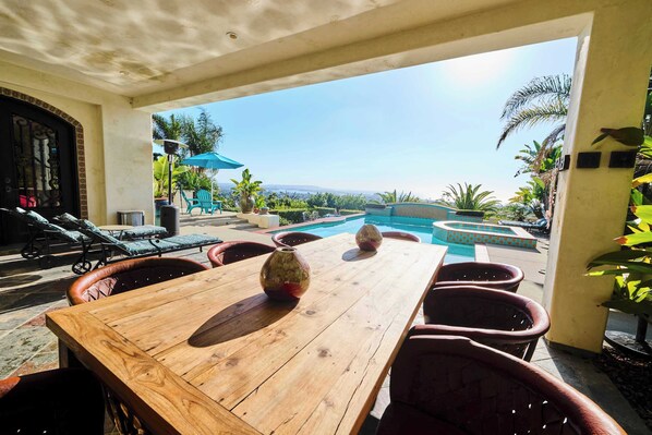 Outdoor dining