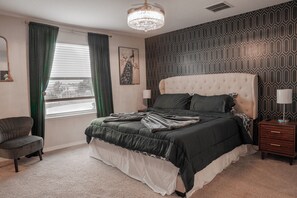 3 bedrooms, in-room safe, iron/ironing board, WiFi