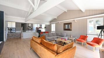 Télévision, livres, chaßne hi-fi