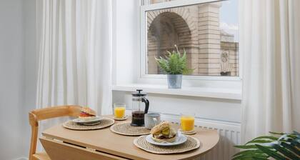 Luxury First Floor 2 bed Apartment