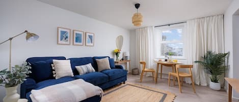 Apartment (2 Bedrooms) | Front of property