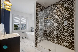 Rumah (Multiple Bedrooms) | Interior