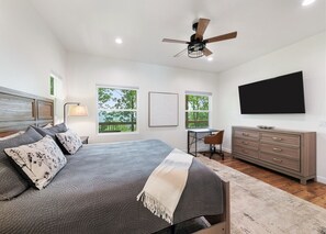 4 bedrooms, desk, iron/ironing board, free WiFi