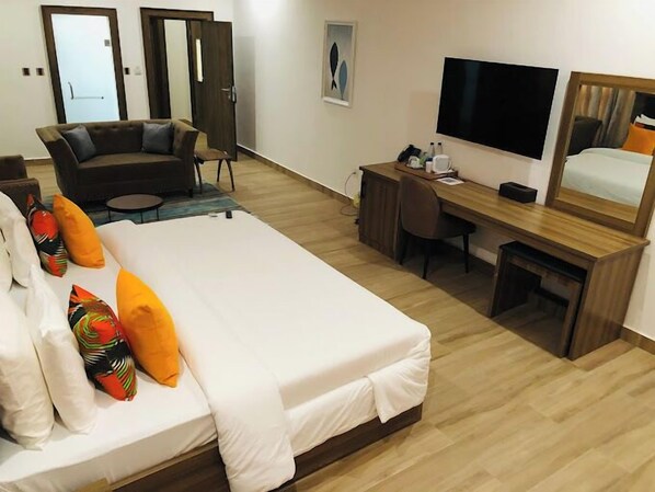 Deluxe Room, Balcony, City View