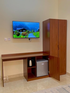 Standard Double or Twin Room | Premium bedding, pillowtop beds, free WiFi, bed sheets - SUNSET HOTEL (Al Amarat)