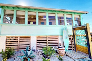 Property grounds - Quaint St. Aug Cottage, Beach Views, Deck, Slps 6 (St. Augustine)
